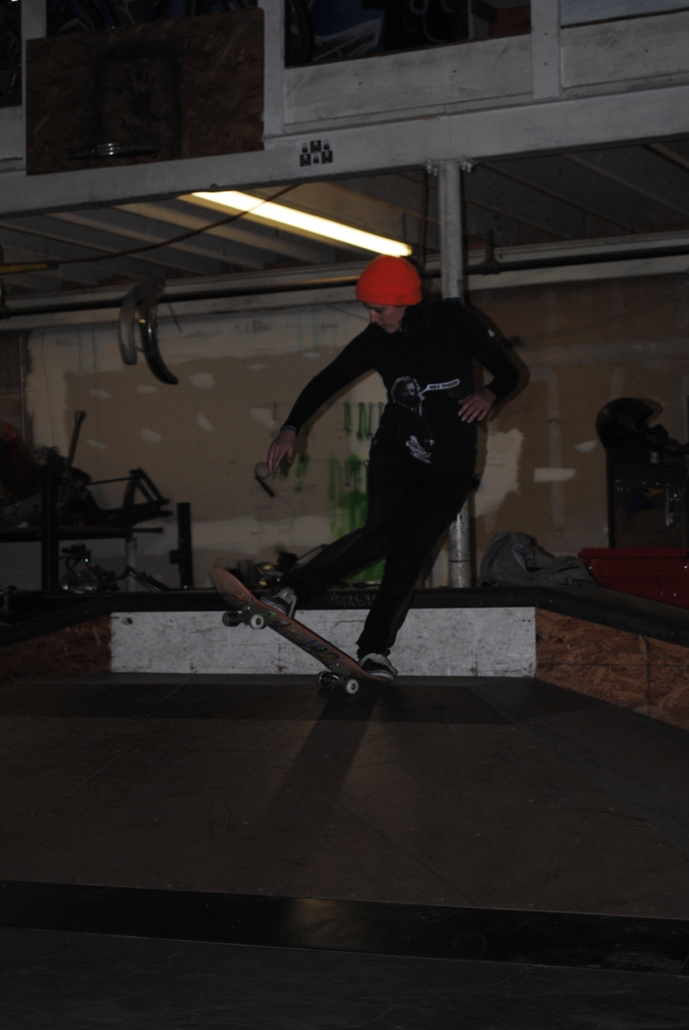 back tail slide attempt